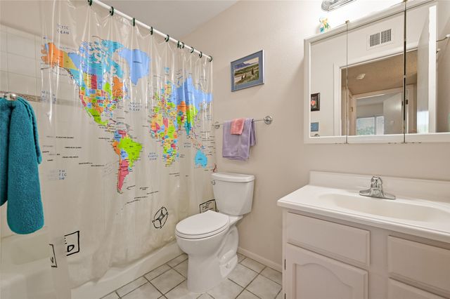 6430 Vooscane Avenue, Cochiti Lake, NM 87083