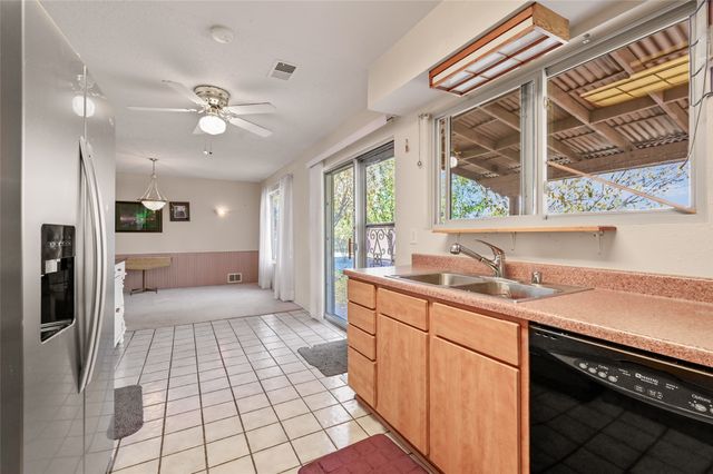 6430 Vooscane Avenue, Cochiti Lake, NM 87083