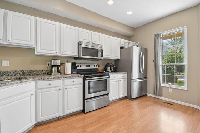 2660 Village Pier Lane, B10, Hilliard, OH 43026