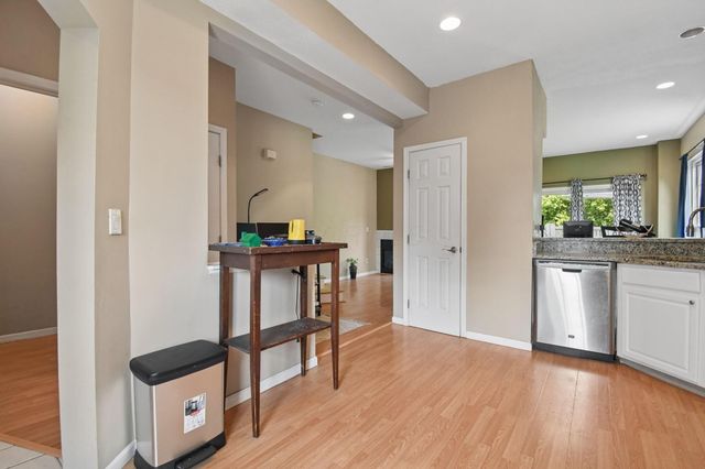 2660 Village Pier Lane, B10, Hilliard, OH 43026