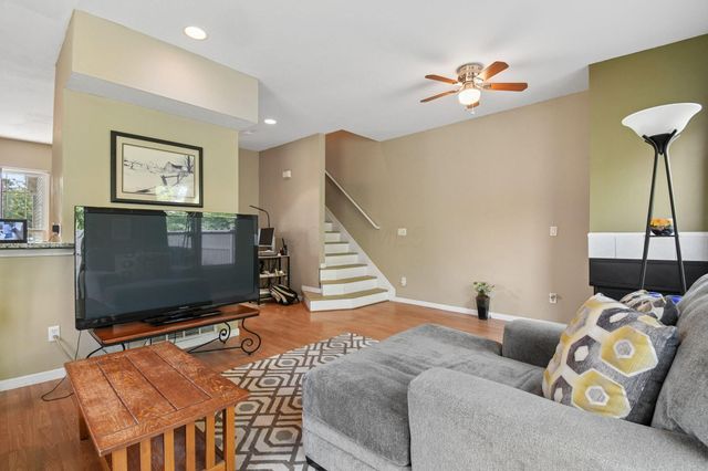 2660 Village Pier Lane, B10, Hilliard, OH 43026
