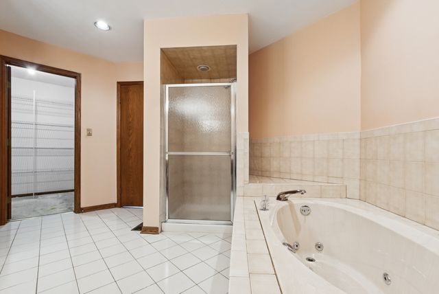 1429 Woodhollow Drive, Flossmoor, IL 60422