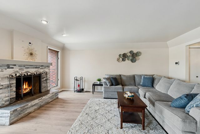 1429 Woodhollow Drive, Flossmoor, IL 60422