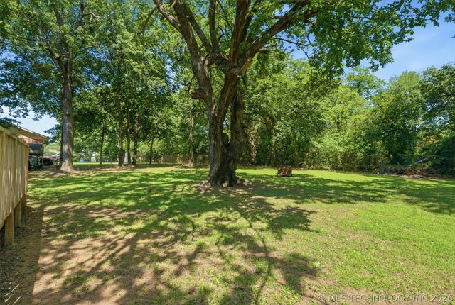 605 NE 6th Street, Wagoner, OK 74467