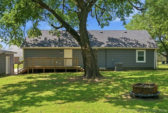 605 NE 6th Street, Wagoner, OK 74467