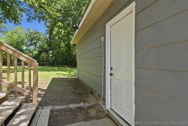 605 NE 6th Street, Wagoner, OK 74467