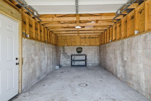 605 NE 6th Street, Wagoner, OK 74467