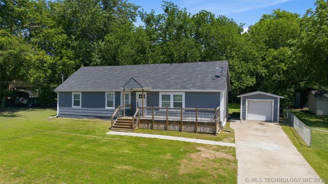 605 NE 6th Street, Wagoner, OK 74467