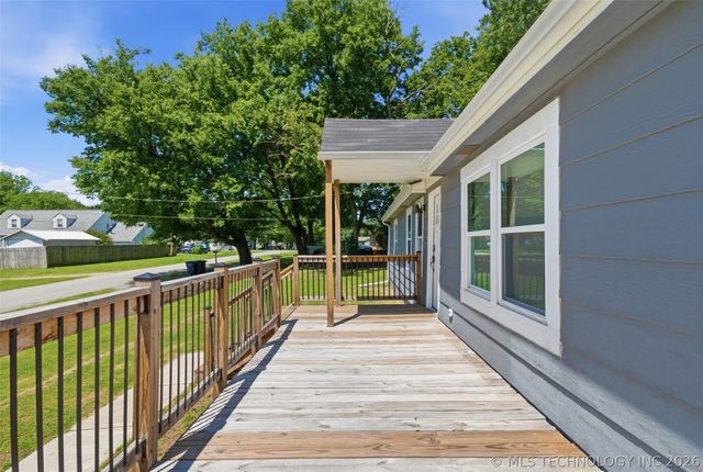 605 NE 6th Street, Wagoner, OK 74467