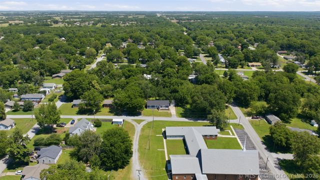 605 NE 6th Street, Wagoner, OK 74467