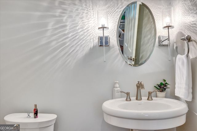 10671 Serenbe Lane, Chattahoochee Hills, GA 30268