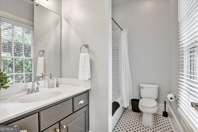 10671 Serenbe Lane, Chattahoochee Hills, GA 30268