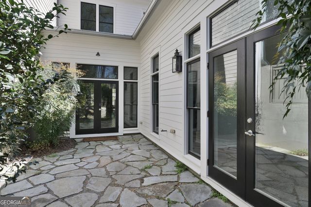 10671 Serenbe Lane, Chattahoochee Hills, GA 30268