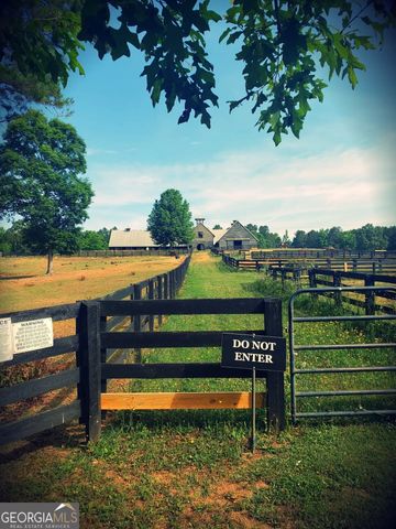 10671 Serenbe Lane, Chattahoochee Hills, GA 30268