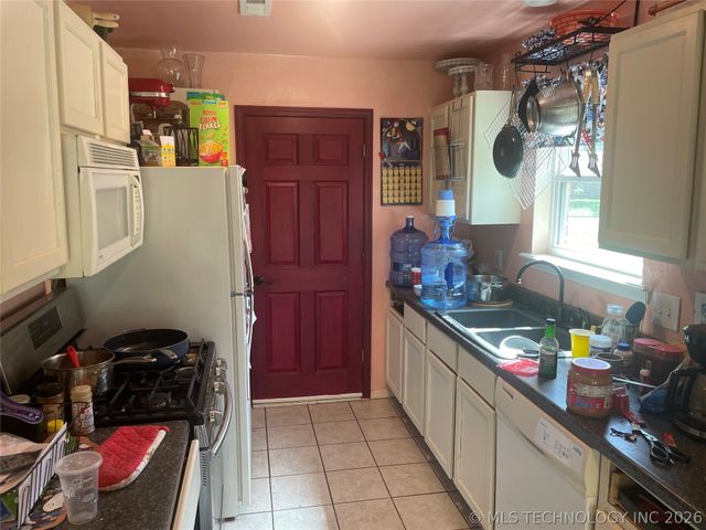 300 E Vicksburg Street, Broken Arrow, OK 74011