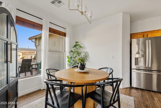 3201 E GLENEAGLE Drive, Chandler, AZ 85249