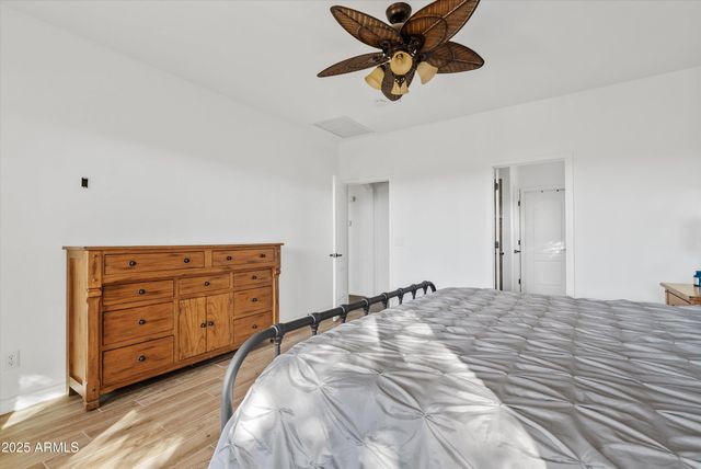 3201 E GLENEAGLE Drive, Chandler, AZ 85249