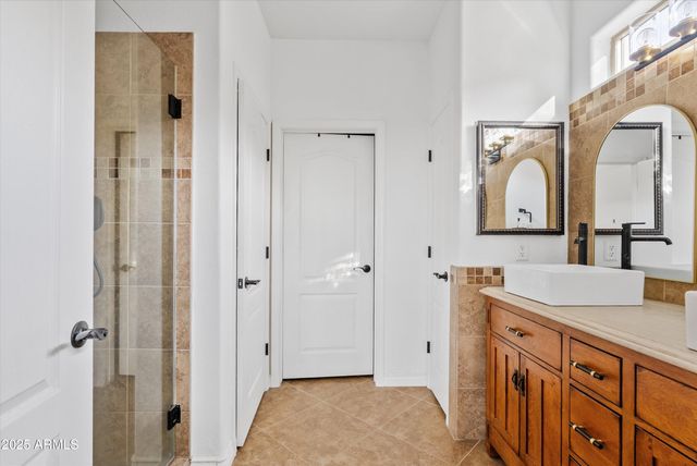 3201 E GLENEAGLE Drive, Chandler, AZ 85249