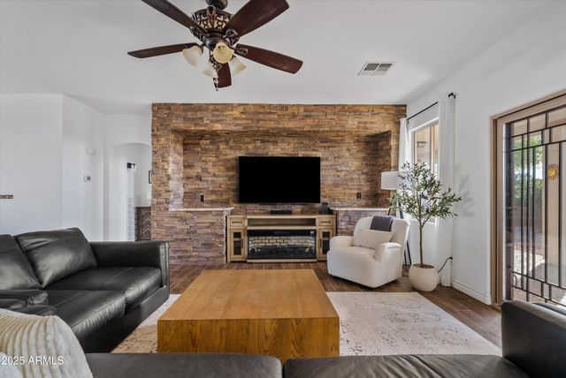 3201 E GLENEAGLE Drive, Chandler, AZ 85249