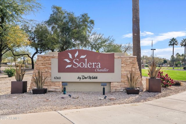 3201 E GLENEAGLE Drive, Chandler, AZ 85249