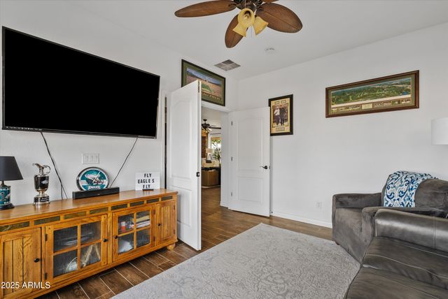 3201 E GLENEAGLE Drive, Chandler, AZ 85249