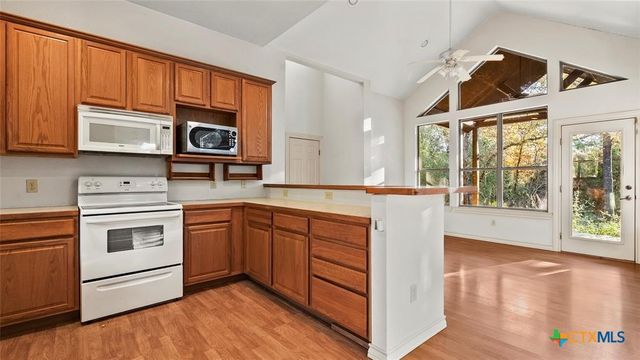 315 Arbors Circle, Elgin, TX 78621