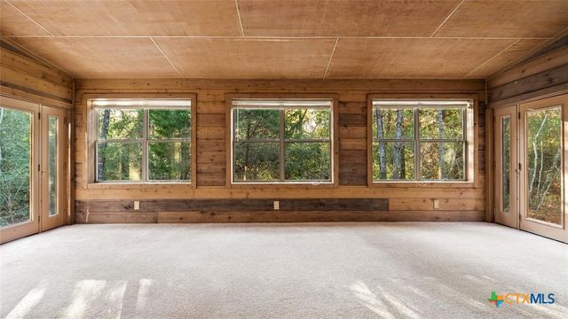 315 Arbors Circle, Elgin, TX 78621