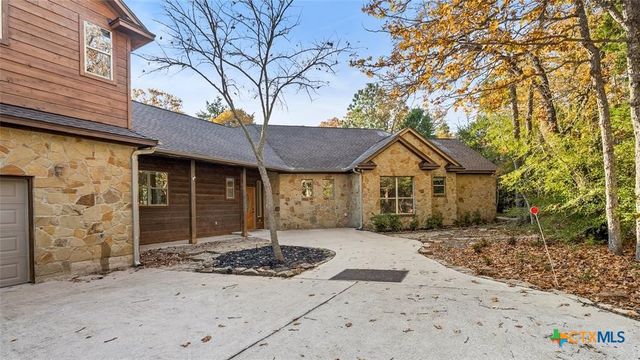 315 Arbors Circle, Elgin, TX 78621