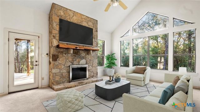 315 Arbors Circle, Elgin, TX 78621