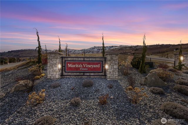 174 Loretta Lane, Chelan, WA 98816