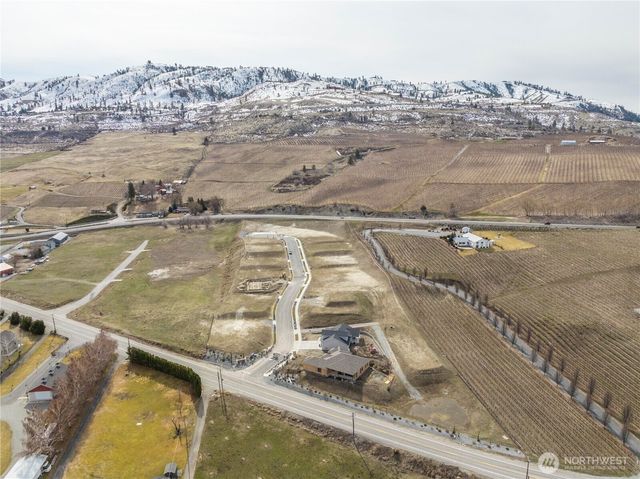 174 Loretta Lane, Chelan, WA 98816