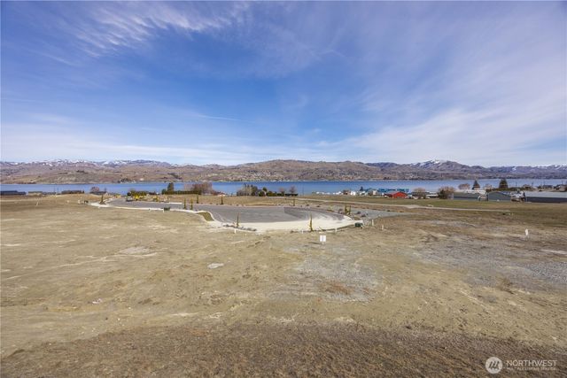 174 Loretta Lane, Chelan, WA 98816