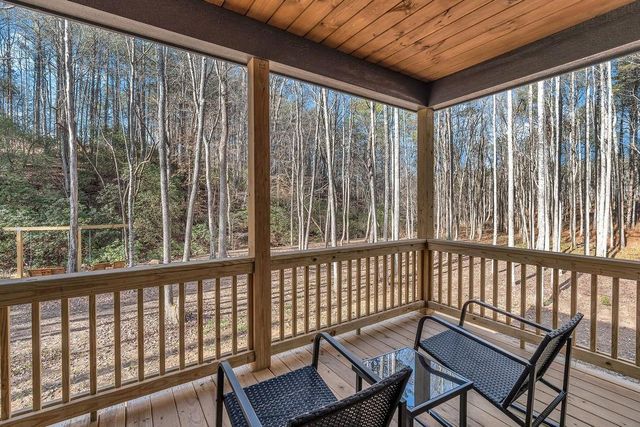 246 Woodward Way, Talking Rock, GA 30175