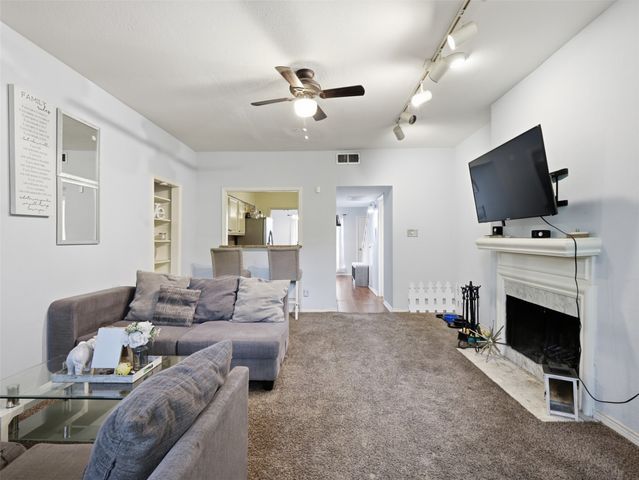9801 Royal Lane 702, Dallas, TX 75231