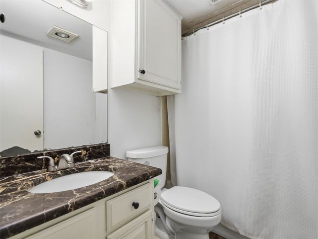 9801 Royal Lane 702, Dallas, TX 75231