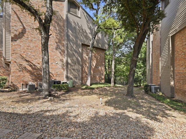 9801 Royal Lane 702, Dallas, TX 75231