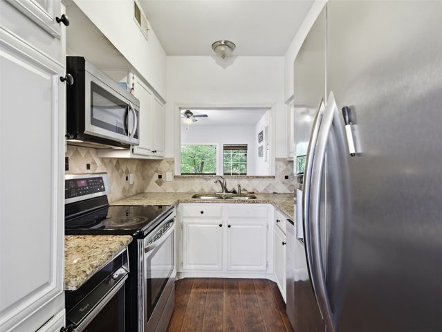 9801 Royal Lane 702, Dallas, TX 75231