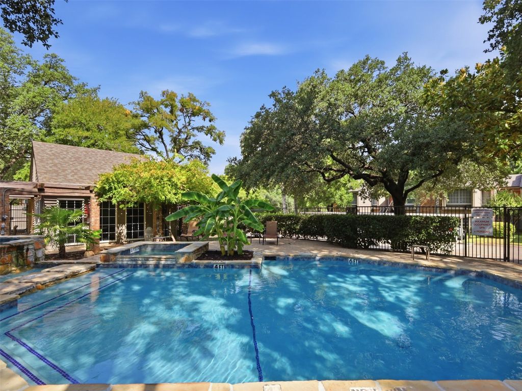 9801 Royal Lane 702, Dallas, TX 75231