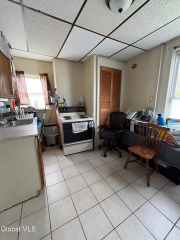 1521 Van Vranken Avenue, Schenectady, NY 12308