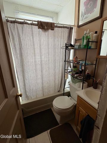 1521 Van Vranken Avenue, Schenectady, NY 12308