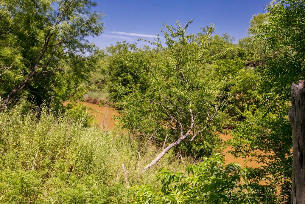 Image 14 of property listing at 281 2884, Ballinger, TX 76821