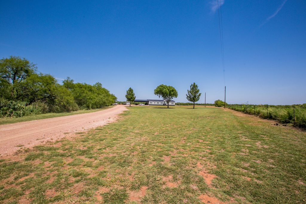 Image 16 of property listing at 281 2884, Ballinger, TX 76821