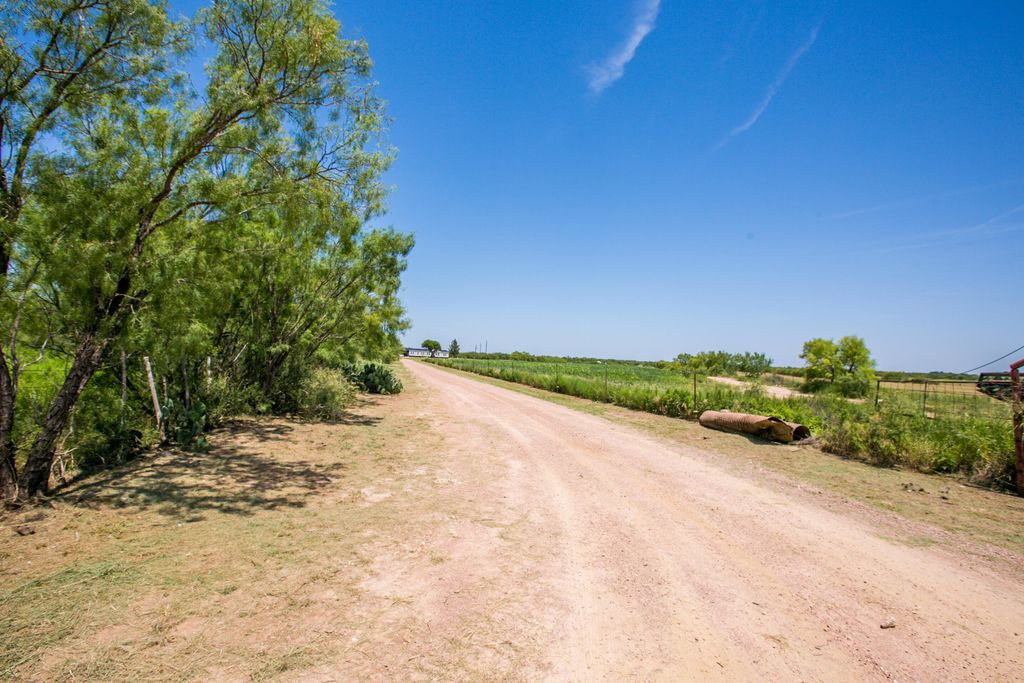 Image 17 of property listing at 281 2884, Ballinger, TX 76821