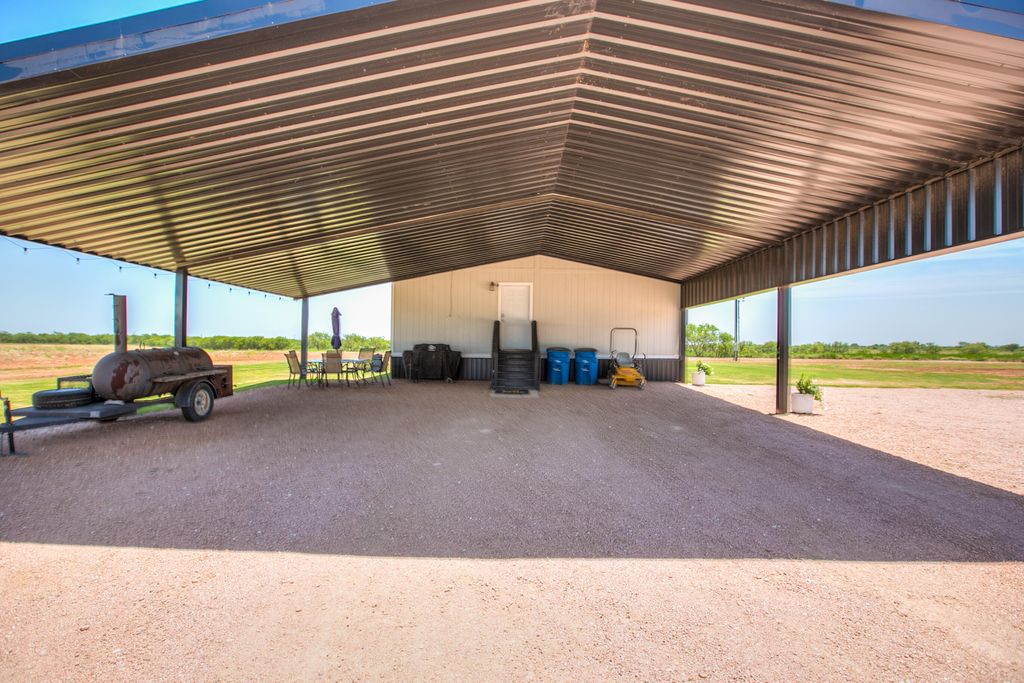 Image 45 of property listing at 281 2884, Ballinger, TX 76821