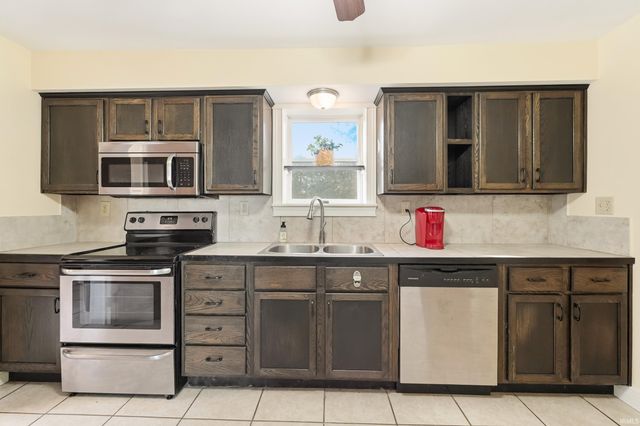 218 Clingerman Avenue, Churubusco, IN 46723