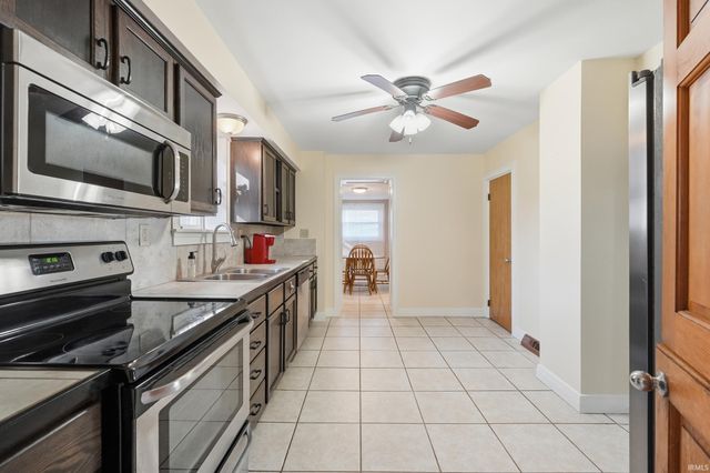 218 Clingerman Avenue, Churubusco, IN 46723