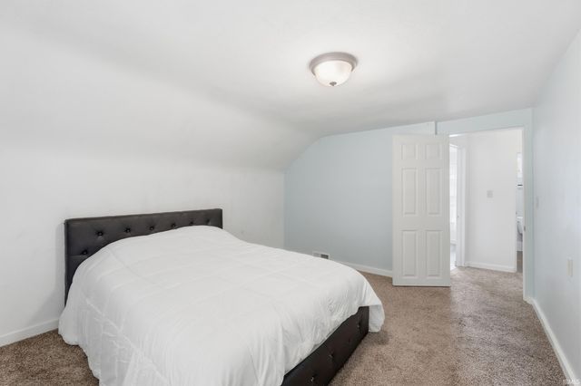 218 Clingerman Avenue, Churubusco, IN 46723