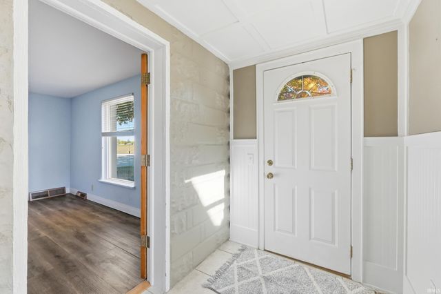 218 Clingerman Avenue, Churubusco, IN 46723