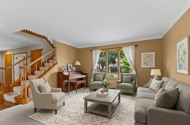 730 Llewellyn Avenue, Highland Park, IL 60035