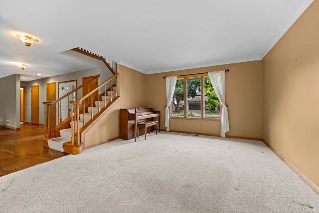 730 Llewellyn Avenue, Highland Park, IL 60035